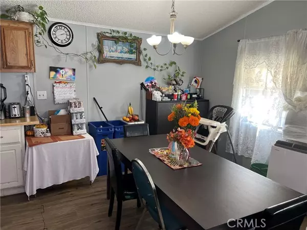 San Jacinto, CA 92582,913 S Grand #25