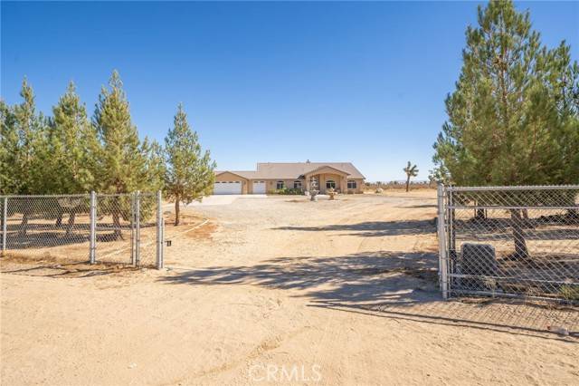 13325 Smith Road, Phelan, CA 92371