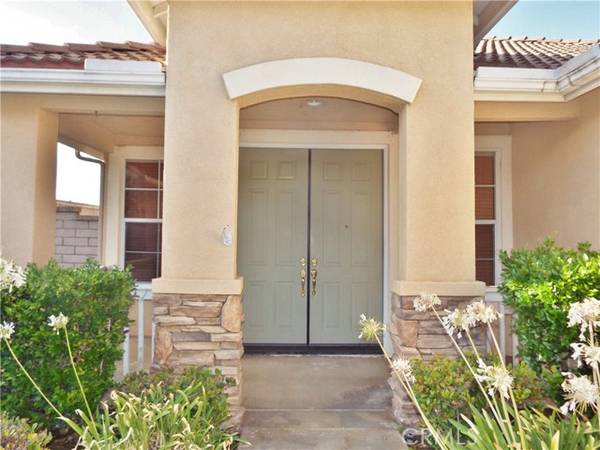 28397 Oasis View Circle, Menifee, CA 92584