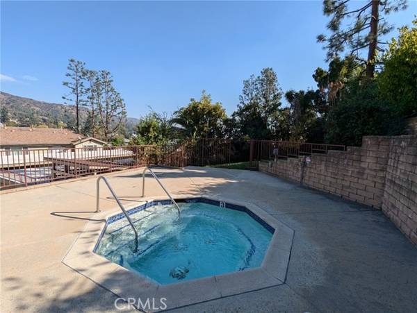 5081 College View Avenue #3, Los Angeles, CA 90041