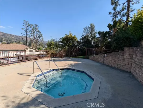 5081 College View Avenue #3, Los Angeles, CA 90041