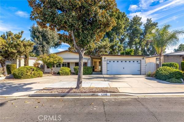 1296 Brentwood Way, Hemet, CA 92545