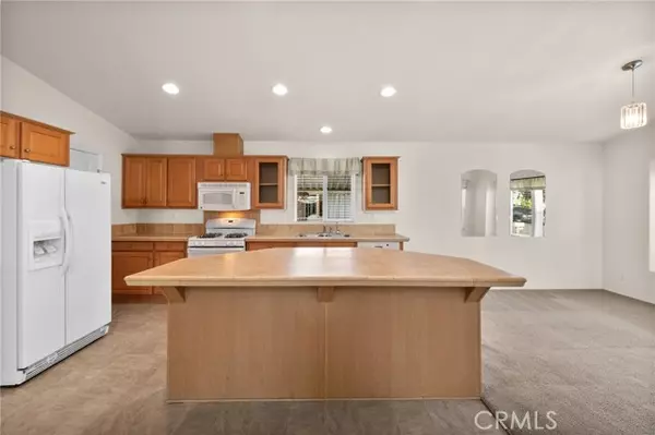 Murrieta, CA 92563,38484 Via La Paloma