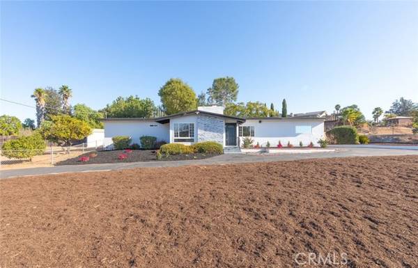 1060 Hamilton Lane, Escondido, CA 92029