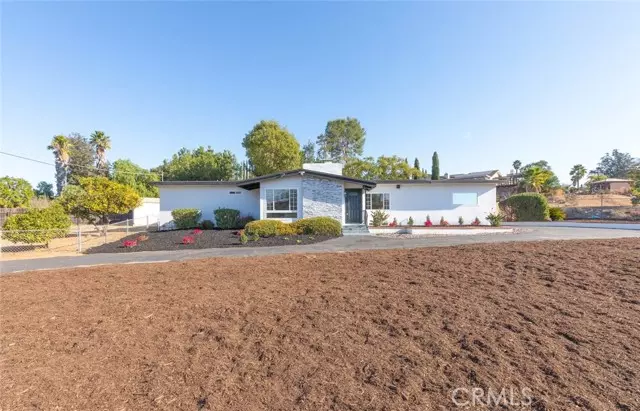 1060 Hamilton Lane, Escondido, CA 92029