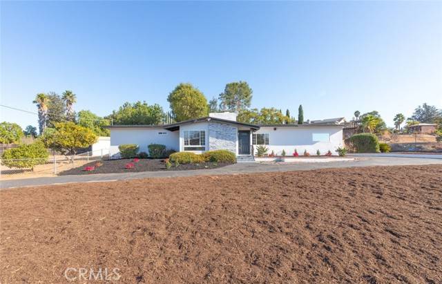 1060 Hamilton Lane, Escondido, CA 92029