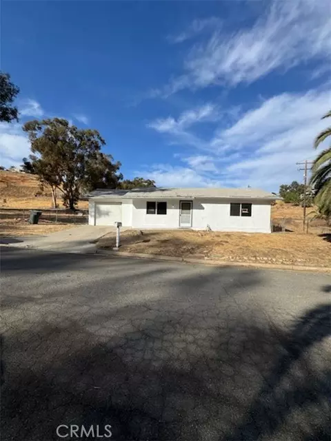 Lake Elsinore, CA 92530,17220 Bromley Avenue