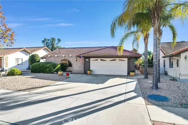 2085 Flame Tree Way, Hemet, CA 92545