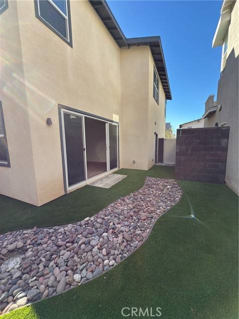 Fontana, CA 92336,15844 Caterpillar Dr