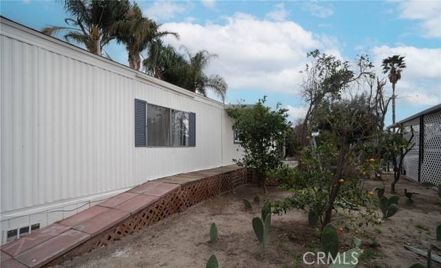 San Jacinto, CA 92583,21100 State #330
