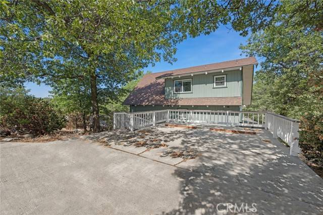 1208 Yosemite Drive, Lake Arrowhead, CA 92352