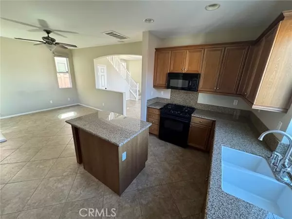 Murrieta, CA 92562,27525 Sunray Court