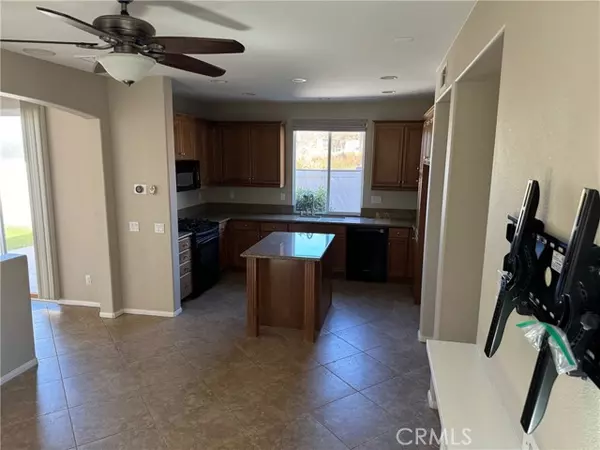 Murrieta, CA 92562,27525 Sunray Court