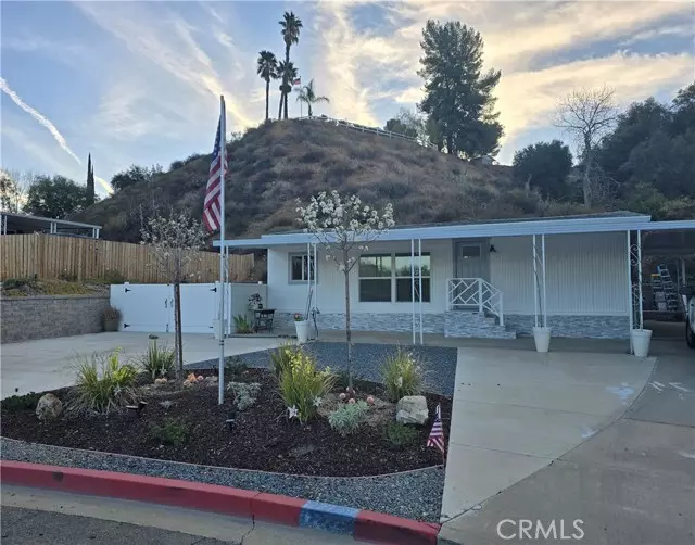 22725 Skylink Drive, Canyon Lake, CA 92587