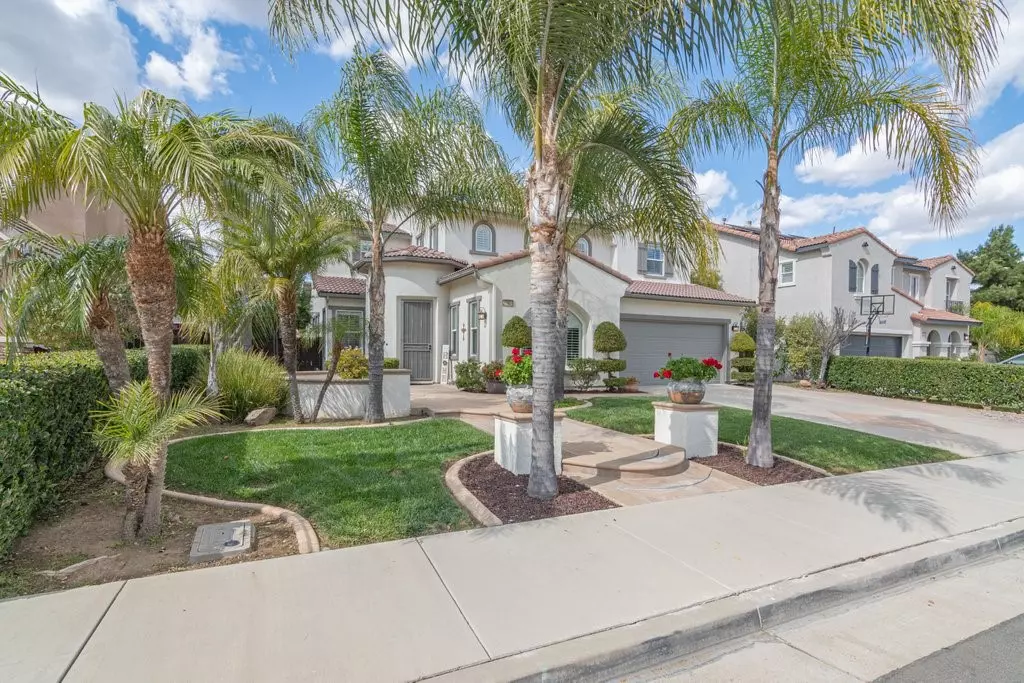 Murrieta, CA 92562,27661 Dogwood Street