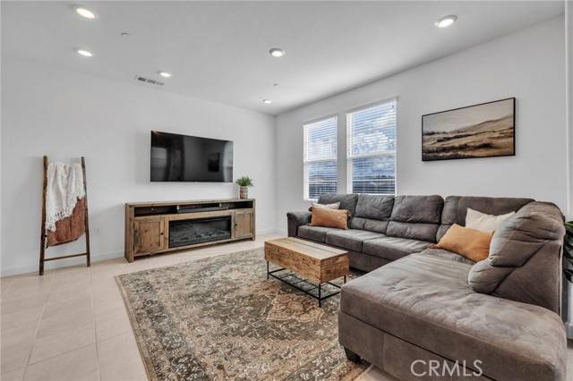 San Marcos, CA 92078,1214 Sunrise #105
