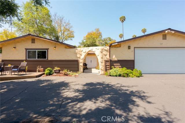 2211 Sunset Drive, Escondido, CA 92025