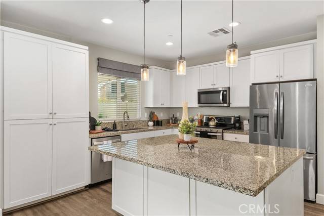 Murrieta, CA 92563,30589 Ticonderoga Court