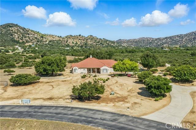 10204 Mount Olympus Valley Road, Fallbrook, CA 92028