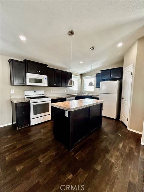 Hemet, CA 92543,1536 S State st #15