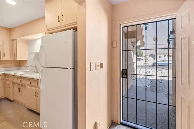 San Jacinto, CA 92583,332 E 7th Street
