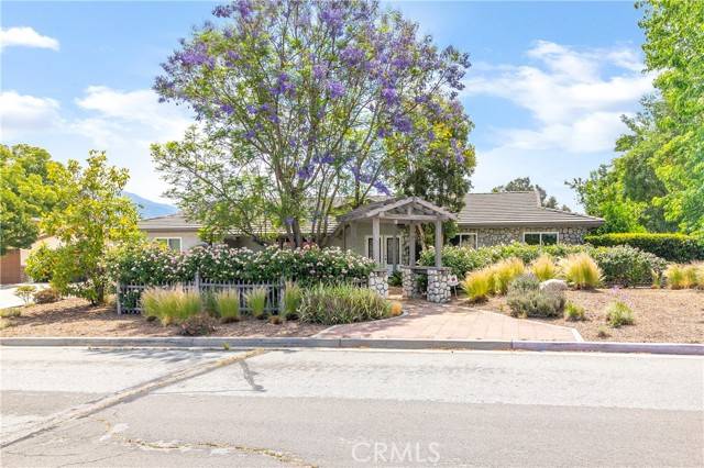 Hemet, CA 92544,3890 English