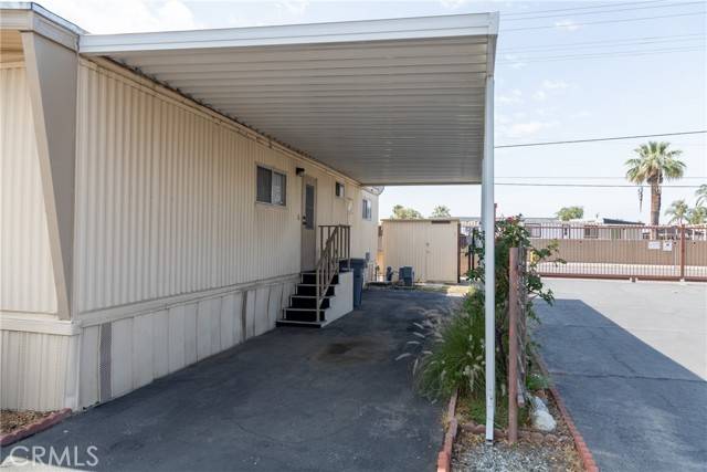 Hemet, CA 92543,332 N Lyon #17
