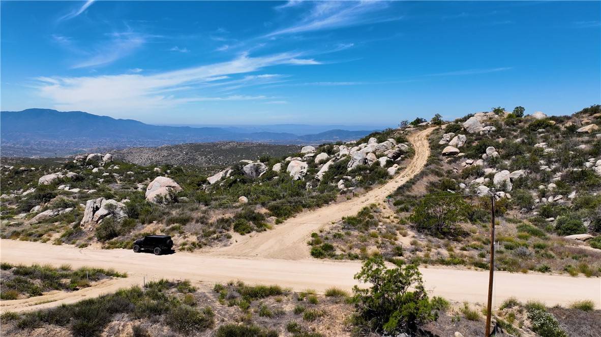 Aguanga, CA 92536,988 Crazy horse Canyon