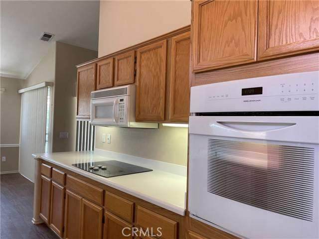 829 Rubi Court, San Jacinto, CA 92583