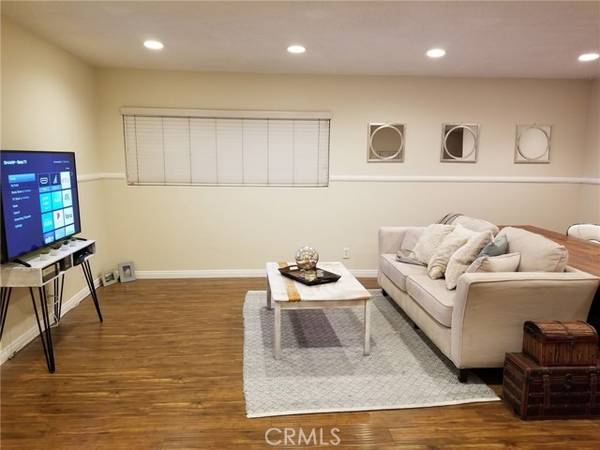 North Hollywood, CA 91606,6133 Whitsett Avenue #14