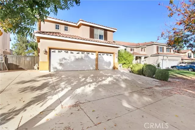 1075 Trailside Circle, Corona, CA 92881