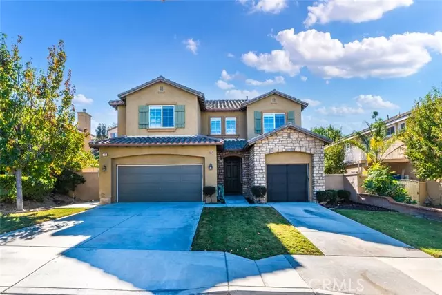 16 Plaza Avila, Lake Elsinore, CA 92532