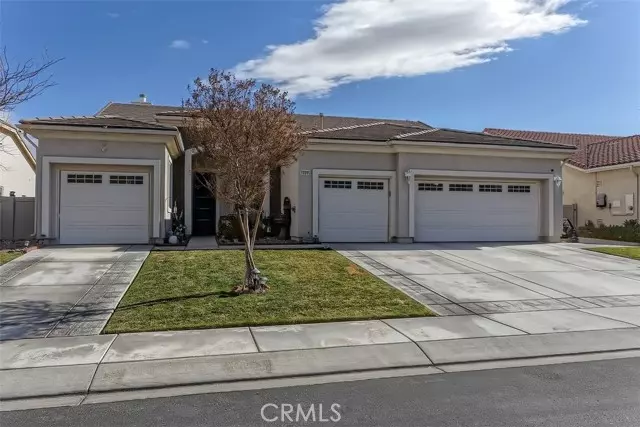 10295 Damask Rose Street, Apple Valley, CA 92308