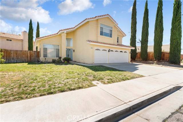 2742 W Newgrove Street, Lancaster, CA 93536