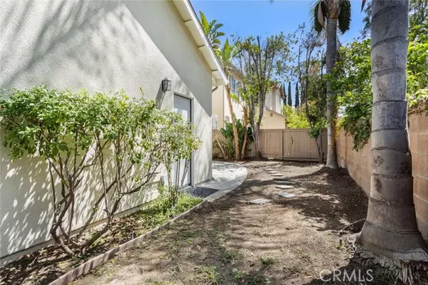 Irvine, CA 92620,109 Shadywood #11