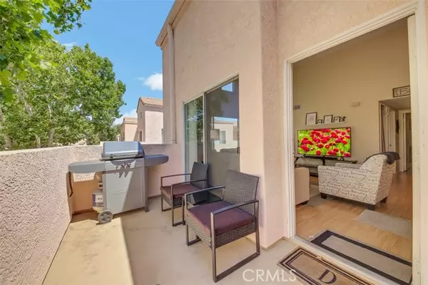 24410 Valle Del Oro #205, Newhall, CA 91321