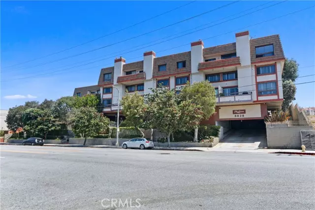 Playa Del Rey, CA 90293,8828 Pershing Drive #205