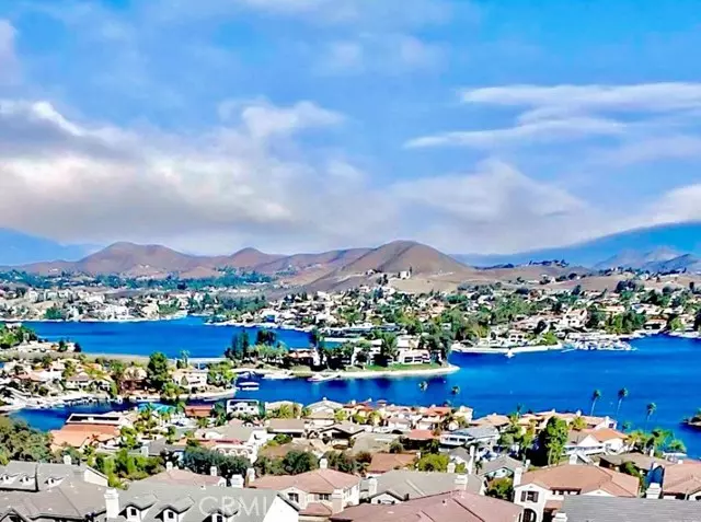 Lake Elsinore, CA 92532,15 Via Palmieki Court