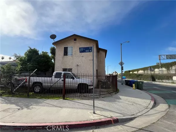 7704 S Grand Avenue, Los Angeles, CA 90003