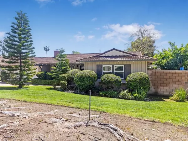 520 W Comstock Avenue, Glendora, CA 91741