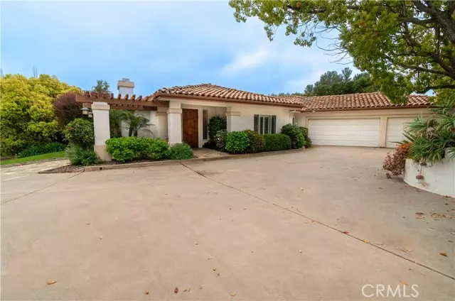 28366 Crooked Oak Lane, Escondido, CA 92026