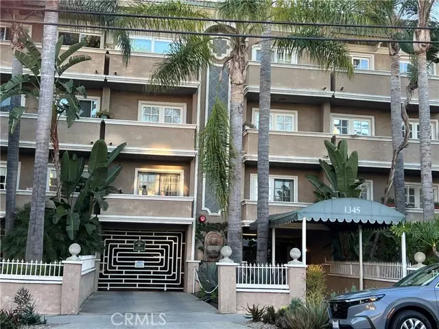 Los Angeles, CA 90046,1345 N Fuller Avenue #306