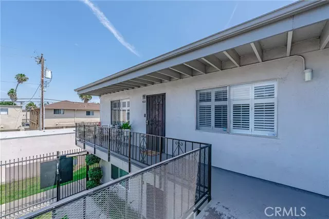 Long Beach, CA 90805,5530 Ackerfield Avenue #211