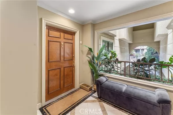 277 S Spalding Drive #201, Beverly Hills, CA 90212