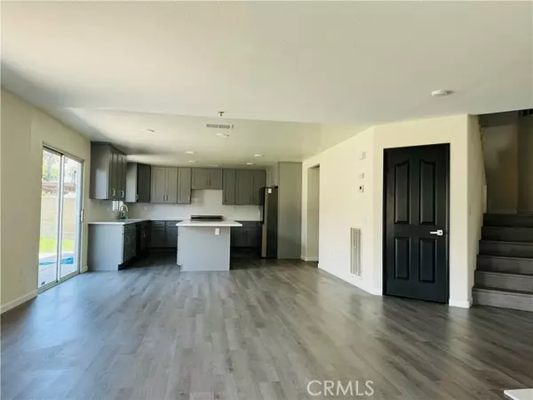 Fontana, CA 92336,15318 RIVER ROCK