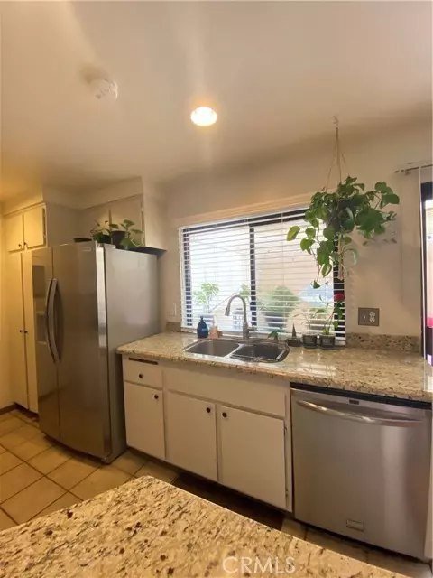 La Jolla, CA 92037,8322 Via Sonoma #76