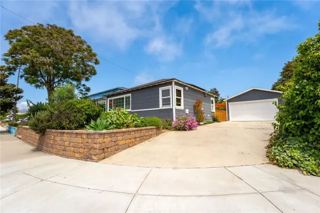 880 Lemon Grove Avenue, Ventura, CA 93003