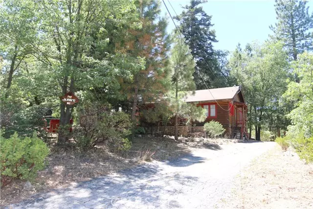 842 Eureka Drive, Big Bear Lake, CA 92315