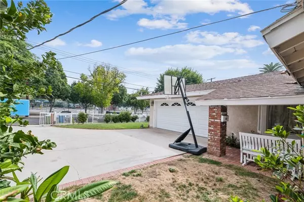 Northridge, CA 91324,9159 Geyser Avenue