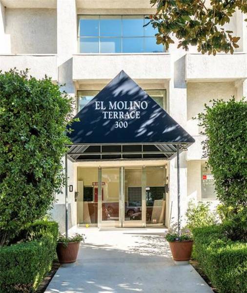 300 N El Molino Avenue #216, Pasadena, CA 91101